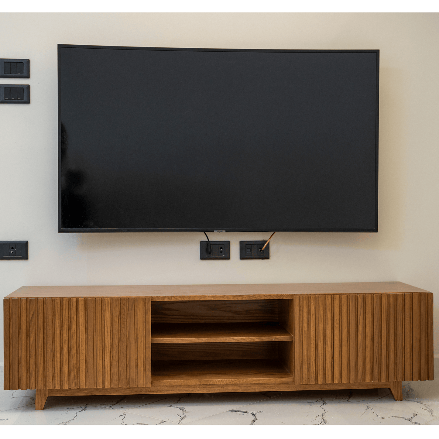 TV-UNIT
